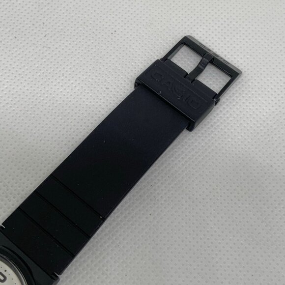 Casio MQ-24 1330 black tone plastic watch 33mm round white dial quartz running - Picture 3 of 5
